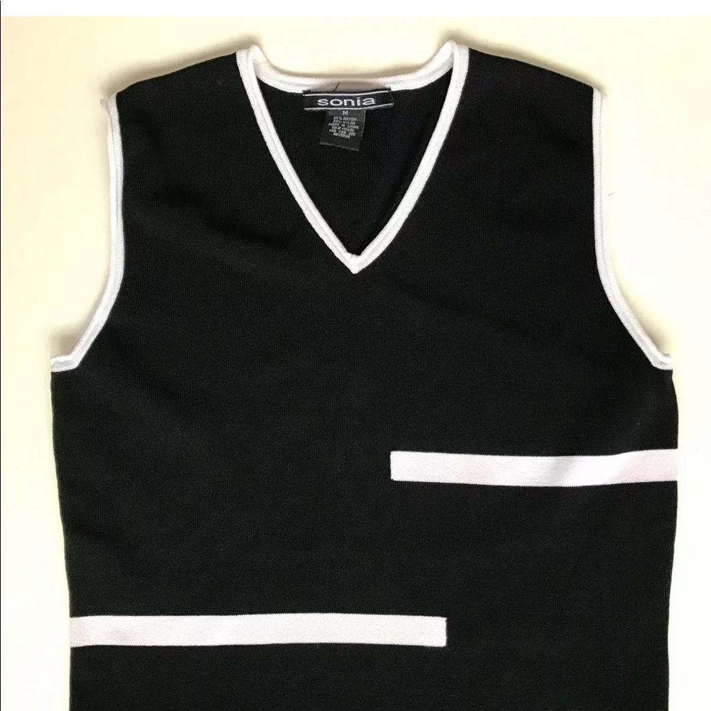 Sonia M Smooth Rayon Knit Black & White Sleeveless Top